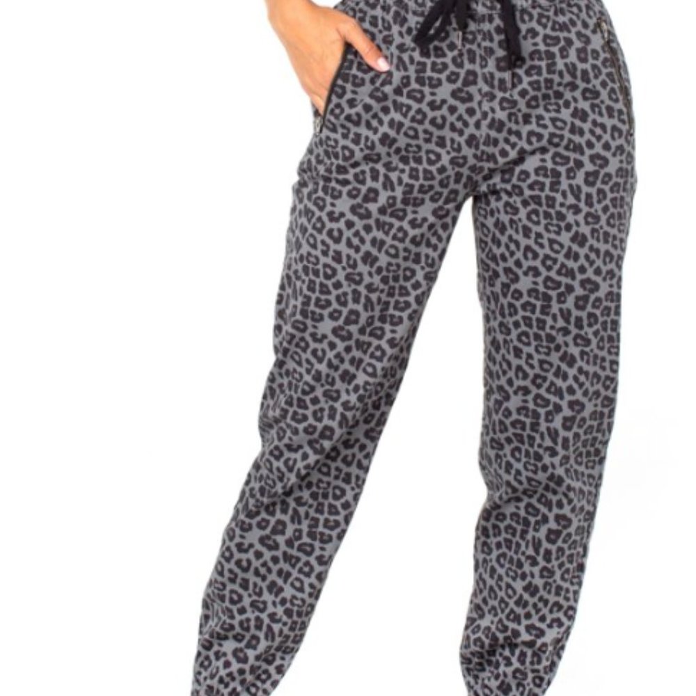 Pants jogger womens new size L 11-13  Celebrity Pink 98% cotton 2% spandex